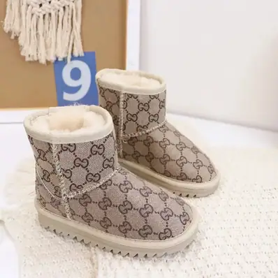 Ugg Slippers — slides, real photo